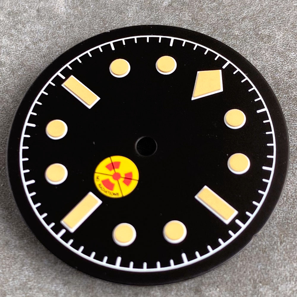 Czarna tarcza zegarka w stylu  – Luminous Dial Face recenzja i cena
