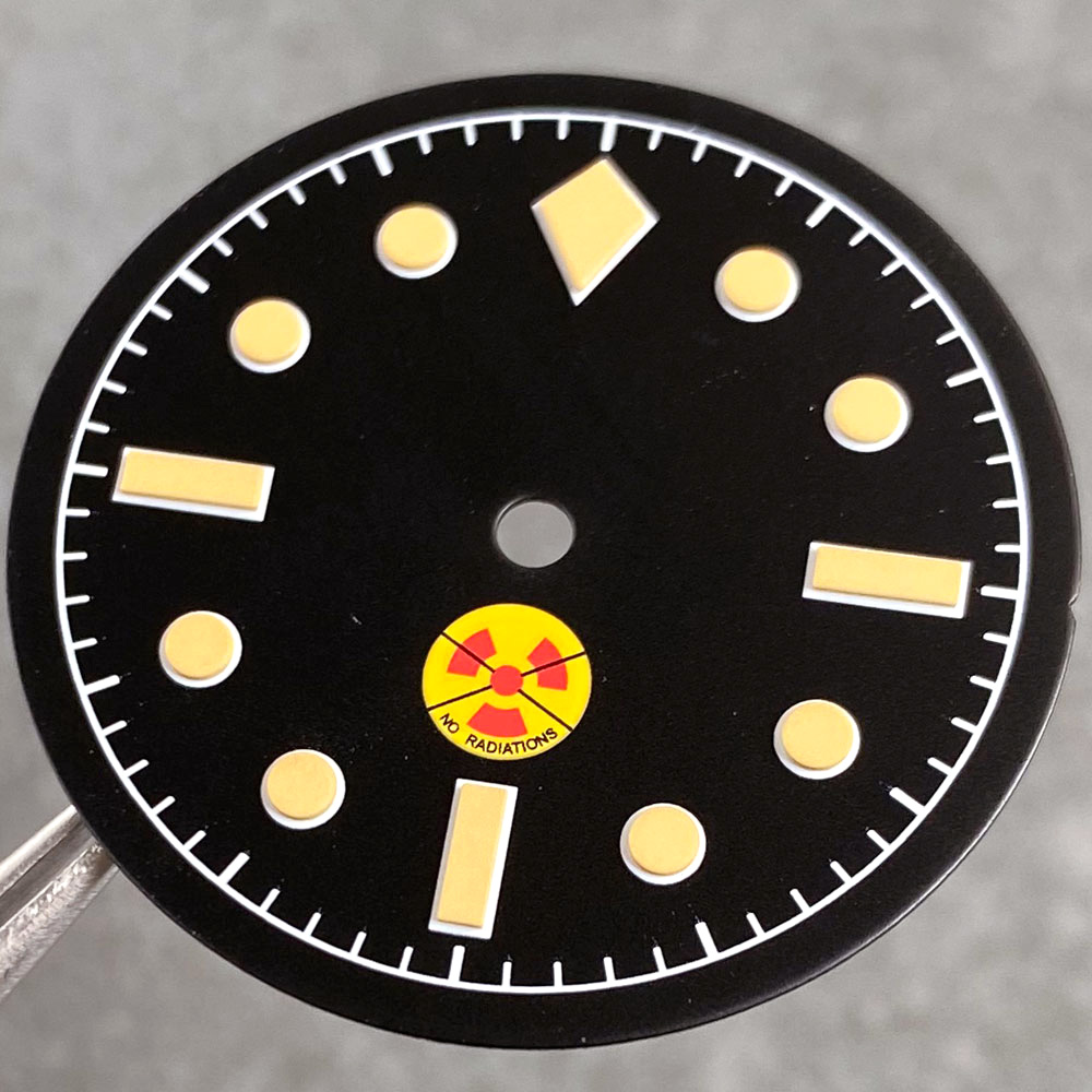 Czarna tarcza zegarka w stylu  – Luminous Dial Face recenzja i cena